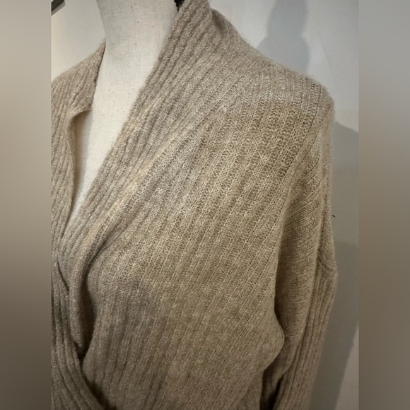 Max Studio shawl sweater knit cream tan SZ M - Picture 2 of 5